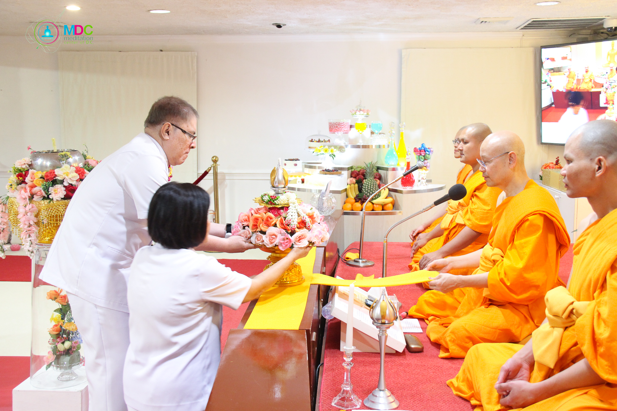 วัดพระธรรมกายดีซี จัดพิธีบูชาข้าวพระ