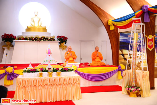 วัดพระธรรมกายซีแอตเติล จัดพิธีตอกเสาเข็มสุวรรณรัตนอินทรขิล 