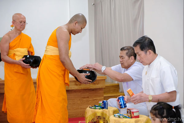 วัดพระธรรมกายปาล์มบีช จัดงานบุญวันอาทิตย์