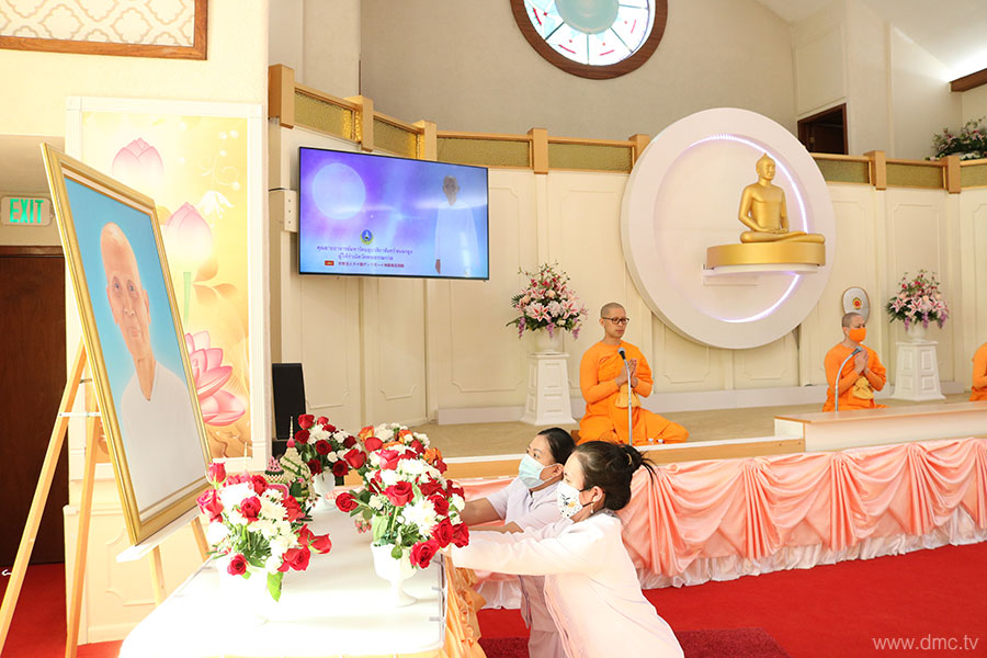 วัดพระธรรมกายแคนซัส จัดพิธีมุทิตา 112 ปี คุณยายอาจารย์ฯ