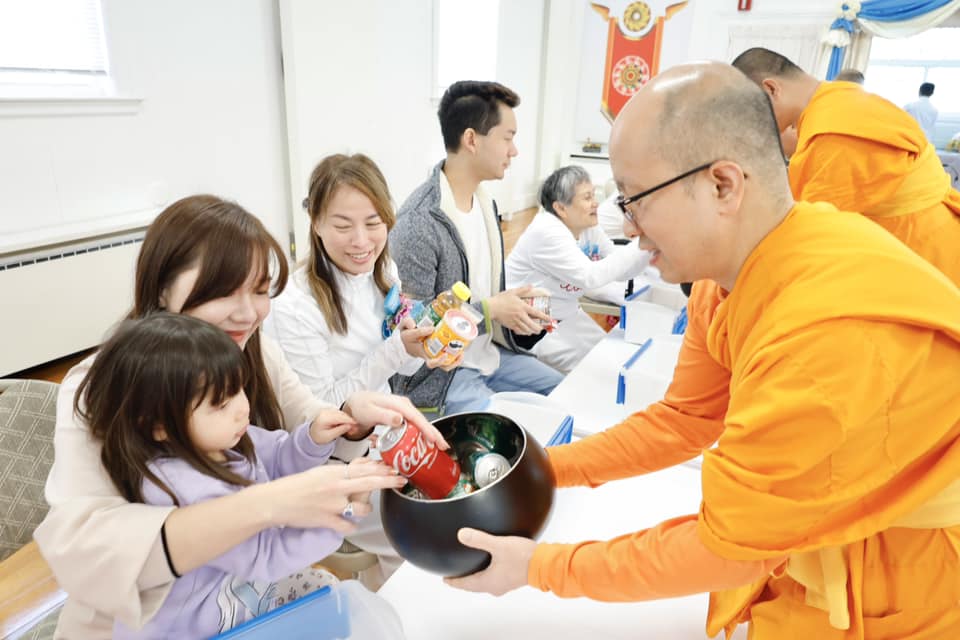 วัดพระธรรมกายบอสตัน จัดงานบุญวันอาทิตย์