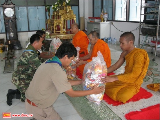 วัดพระธรรมกาย มูลนิธิธรรมกายมอบข้าวสารอาหารแห้งในพื้นที่ จ.ยะลา