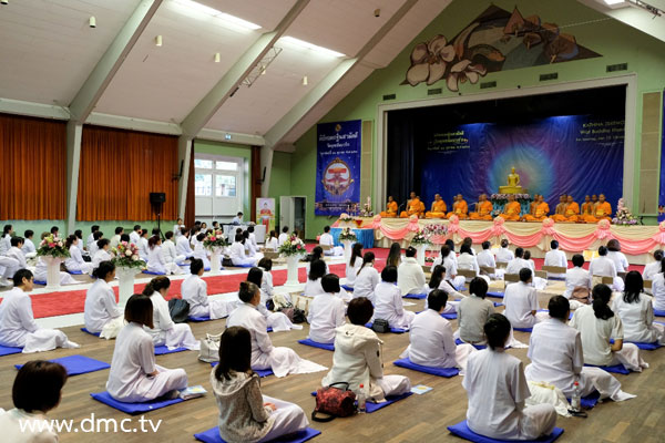 พิธีทอดกฐินสามัคคี ณ วัดพุทธฮัมบวร์ก