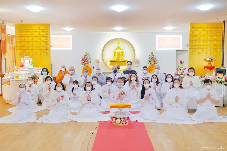 วัดพระธรรมกายอิตาลี จัดพิธีบูชาข้าวพระ