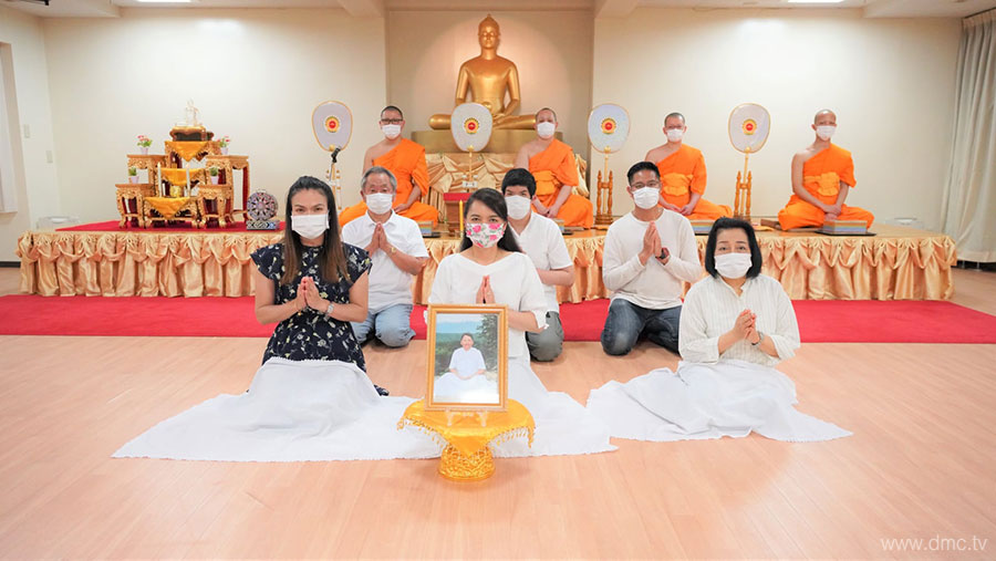 ทำบุญครบรอบวันละสังขาร 1 ปี คุณแม่ลำแนว ทวีพรวัฒนกุล ณ วัดพระธรรมกายโอซาก้า