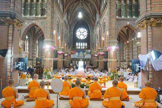 วัดพระธรรมกายเนเธอร์แลนด์ จัดงานวันวิสาขบูชา
