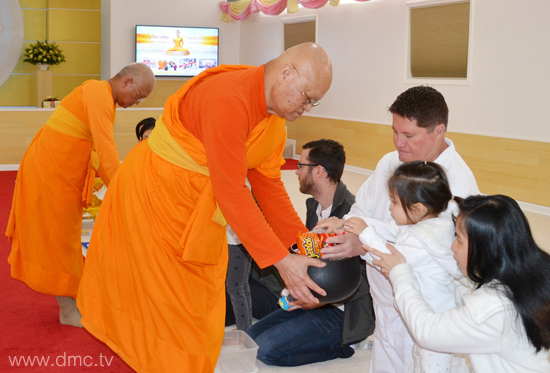 วัดพระธรรมกายจอร์เจีย จัดงานบุญวันอาทิตย์