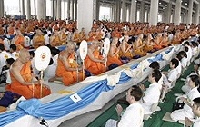 2009年4月22日「世界保护日」泰国法身寺全国斋僧暨塑造佛像法会