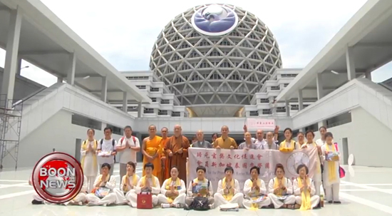 พระวัดกุยเหวียนดูงานพระพุทธศาสนา ณ วัดพระธรรมกาย