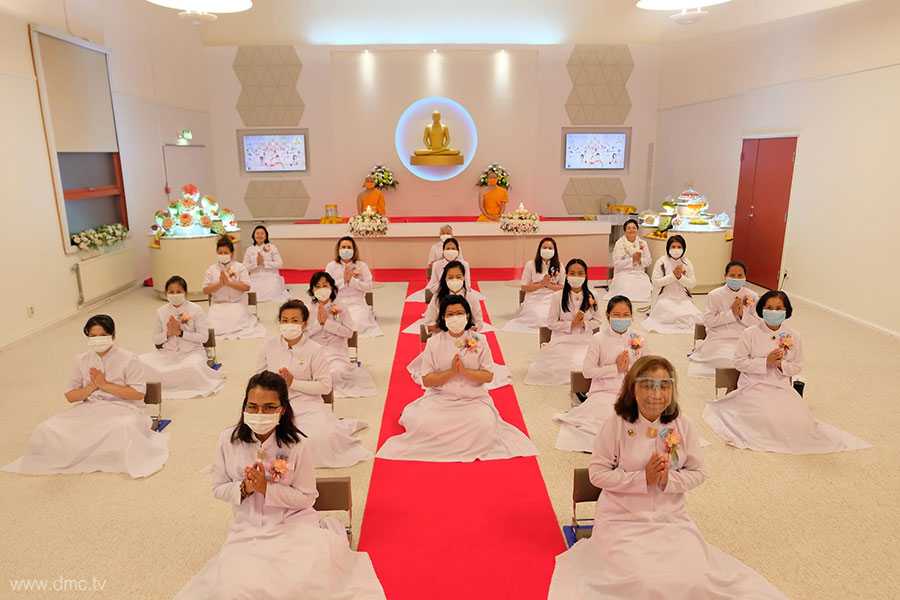 วัดพระธรรมกายสตอกโฮล์ม จัดพิธีบูชาข้าวพระ