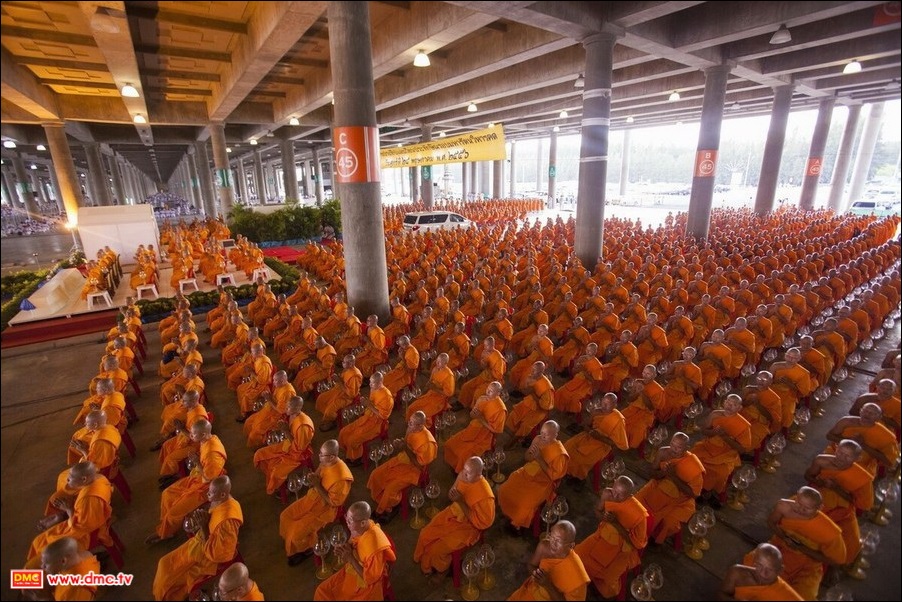 ประมวลภาพวันวิสาขบูชา ณ วัดพระธรรมกาย ตอนที่ 2