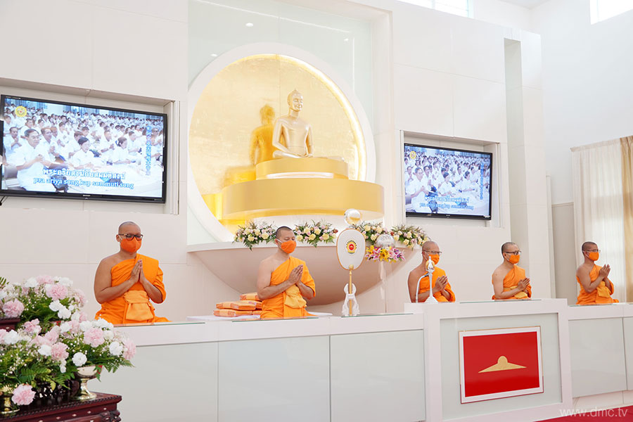วัดพระธรรมกายฟลอริดา จัดพิธีทอดผ้าป่าบำรุงวัด