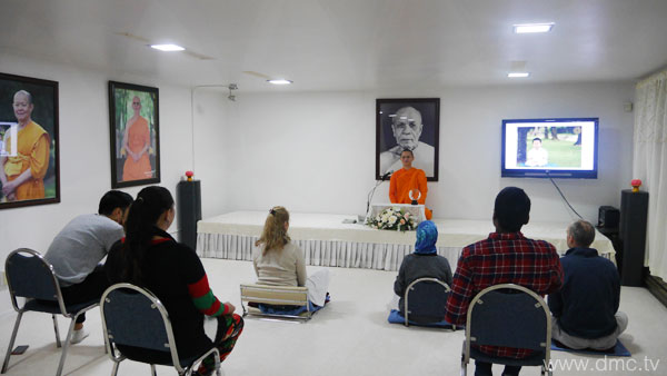 วัดพระธรรมกายซีแอตเติล จัดสอนสมาธิชาวท้องถิ่น
