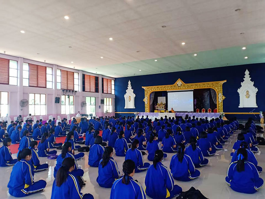 โรงเรียนกาญจนาภิเษกวิทยาลัย จ.อุทัยธานี จัดค่ายศีลธรรม 