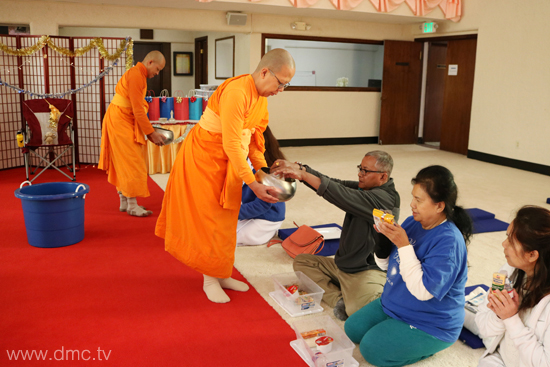 วัดพระธรรมกายแคนซัส จัดธุดงค์ปีใหม่