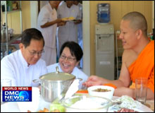 วัดพระธรรมกายฟลอริดา จัดพิธีจุดเทียนใจ