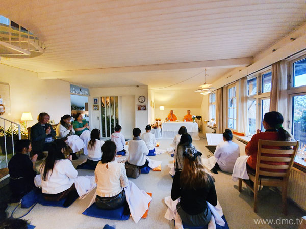 วัดพระธรรมกายเดนมาร์ก จัดปฏิบัติธรรมเมืองโอเดนเซ่
