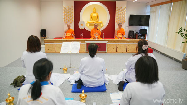 วัดพุทธไอซ์แลนด์ จัดงานบุญวันอาทิตย์