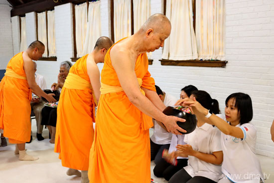 วัดพระธรรมกายชิคาโก จัดงานบุญวันอาทิตย์