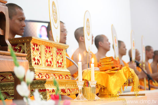 วัดพระธรรมกายมินเนโซตา จัดพิธีถวายกองทุนปัญญาบารมี