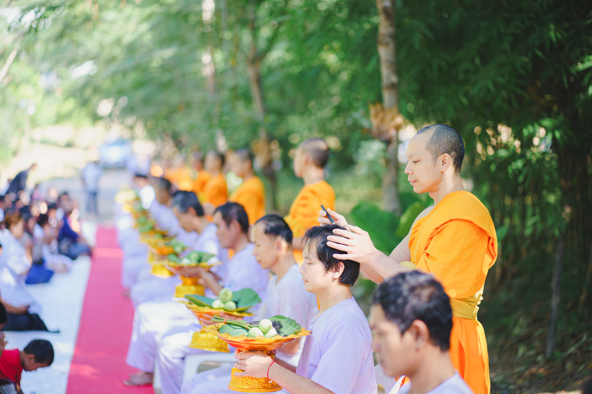 ศูนย์ปฏิบัติธรรมแก้วเมืองเลย จัดพิธีตัดปอยผมโครงการอุปสมบทบูชาธรรมมหาปูชนียาจารย์