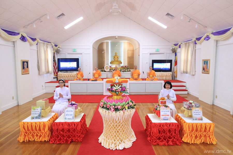 วัดพระธรรมกายบอสตัน จัดพิธีทอดผ้าป่าบำรุงวัด