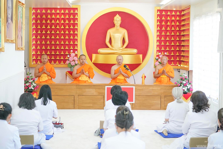 วัดพระธรรมกายปารีส จัดพิธีบูชาข้าวพระ
