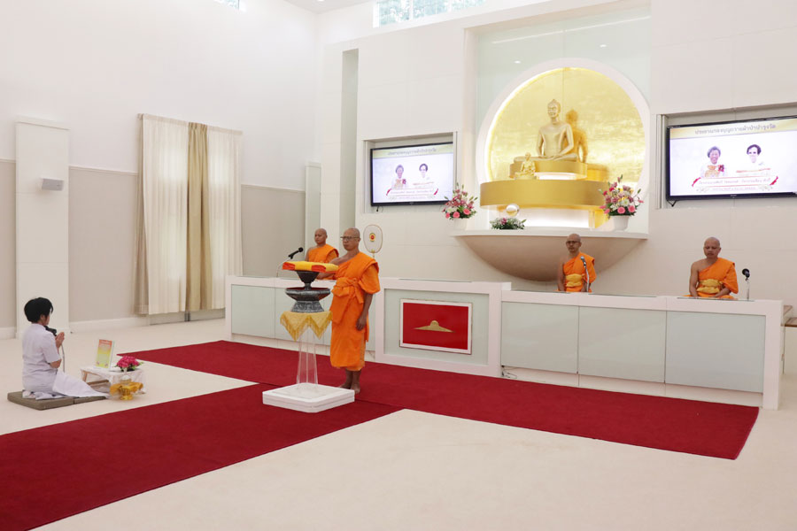 วัดพระธรรมกายฟลอริดา จัดพิธีทอดผ้าป่าบำรุงวัด