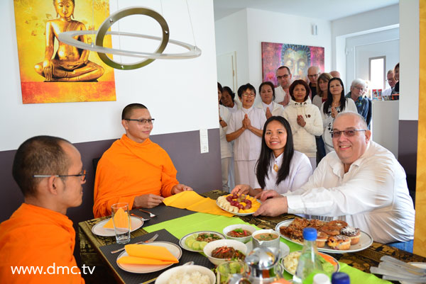 วัดพุทธฮัมบวร์ก จัดปฏิบัติธรรมเมือง บวร์กดอร์ฟ