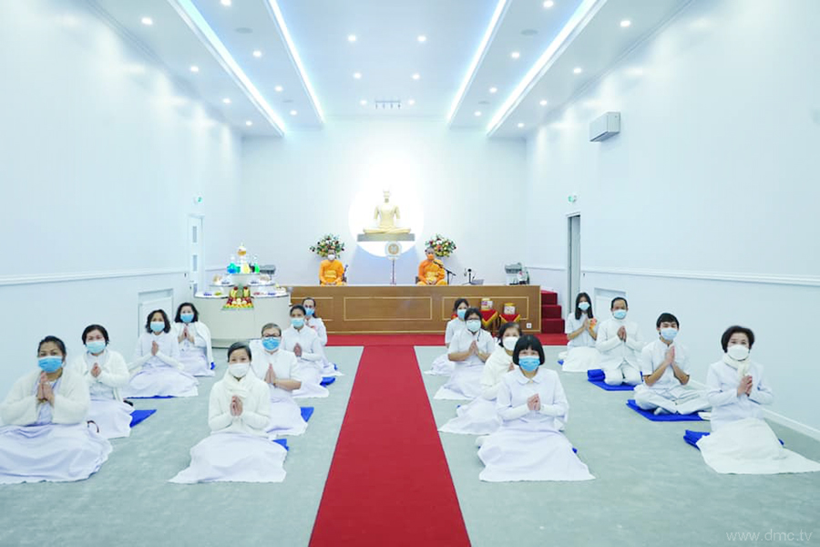 วัดพระธรรมกายบอร์คโด จัดพิธีบูชาข้าวพระ
