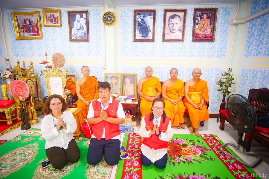 ลงพื้นที่ถวายถุงยังชีพ 6 วัด อำเภอพระพรหม ที่ประสบภัยน้ำท่วม