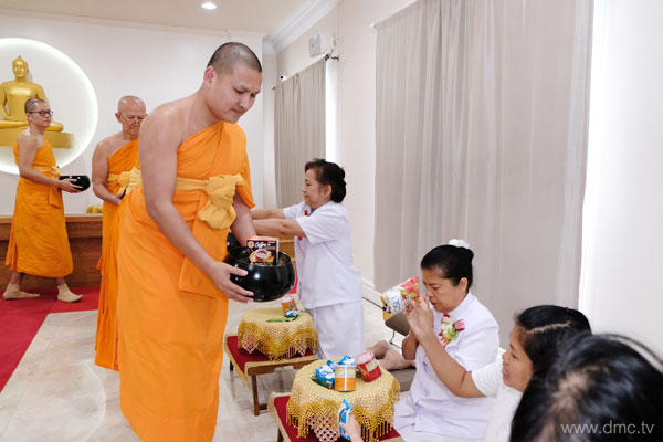 วัดพระธรรมกายปาล์มบีช จัดพิธีบุพเปตพลี