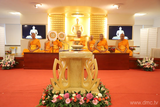 วัดพระธรรมกายเดนมาร์ก จัดพิธีทอดกฐินสามัคคี