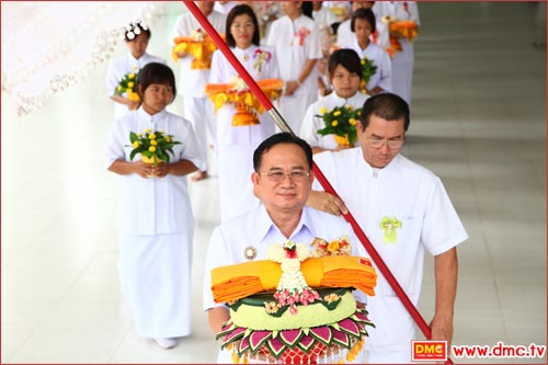 ประมวลภาพพิธี ทอดผ้าป่าหล่อเทียนพรรษาเป็นพุทธบูชา