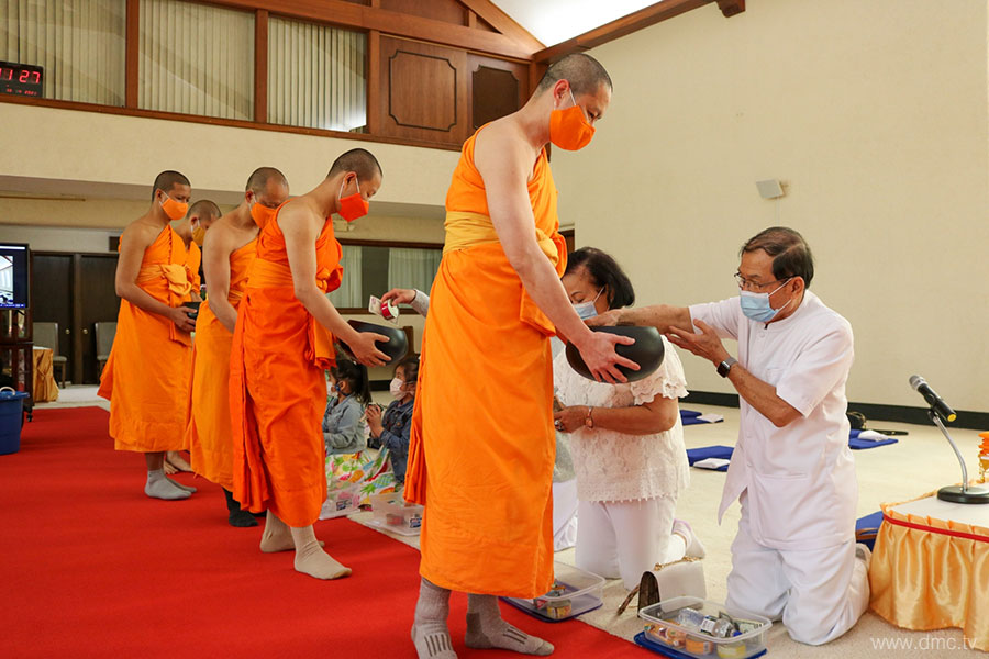 วัดพระธรรมกายแคนซัส จัดงานบุญวันสงกรานต์