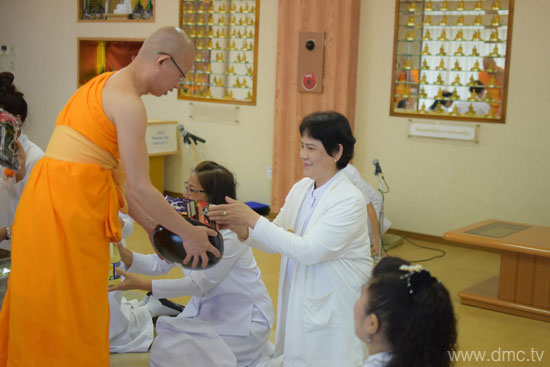 วัดพระธรรมกายคานากาว่า จัดงานบุญวันวิสาขบูชา