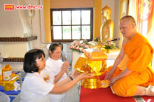 ทอดผ้าป่าบูชาธรรมหลวงพ่อ