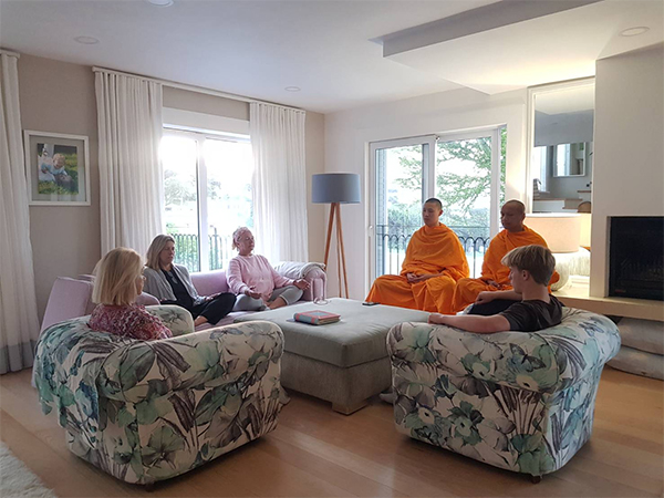วัดพุทธเคปทาวน์ เปิดคลาสสอนสมาธิภาคภาษาอังกฤษให้กับชาวท้องถิ่น