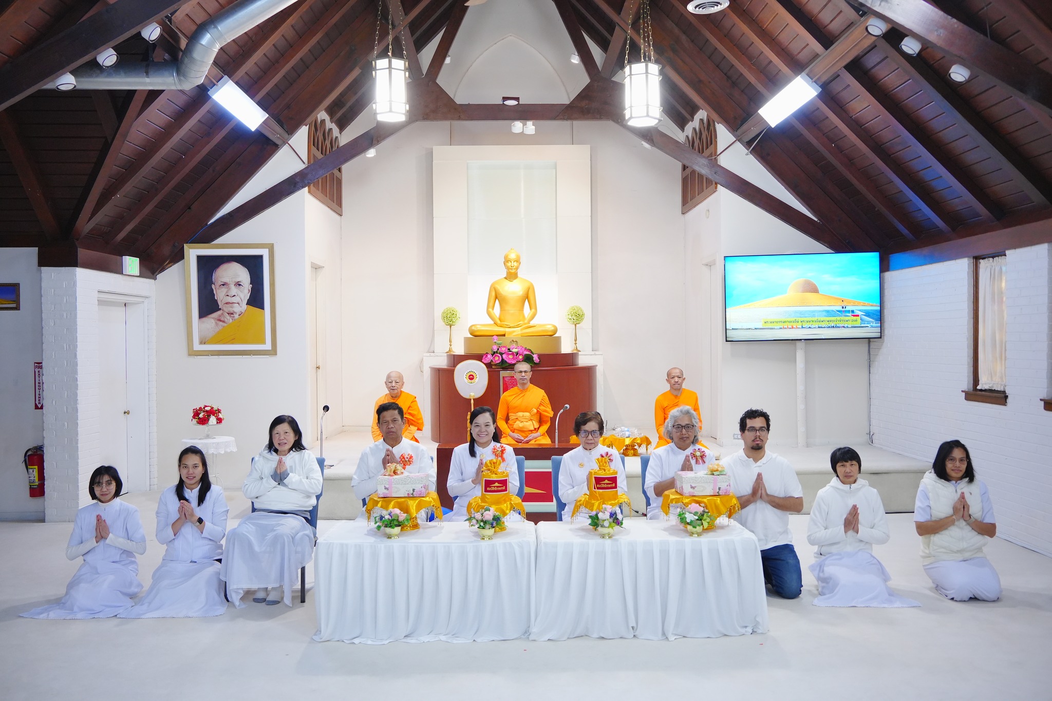 วัดพระธรรมกายชิคาโก จัดพิธีถวายกองบุญไทยธรรม