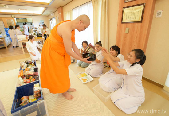 วัดพระธรรมกายคานากาว่า จัดงานบุญวันคุ้มครองโลก