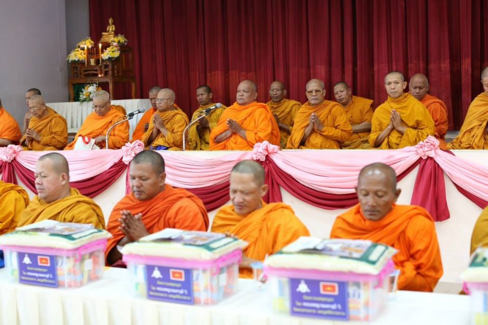 วัดพระธรรมกายจัดถวายสังฆทาน 323 วัด ปีที่ 9 ครั้ง 99