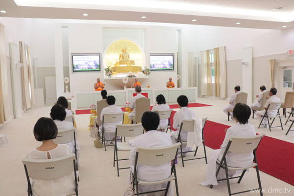 วัดพระธรรมกายฟลอริดา จัดพิธีทอดผ้าป่าสหวาระเดือนเกิด 