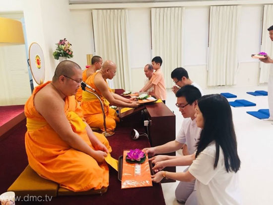 วัดพระธรรมกายนิวเจอร์ซี จัดงานบุญวันอาทิตย์