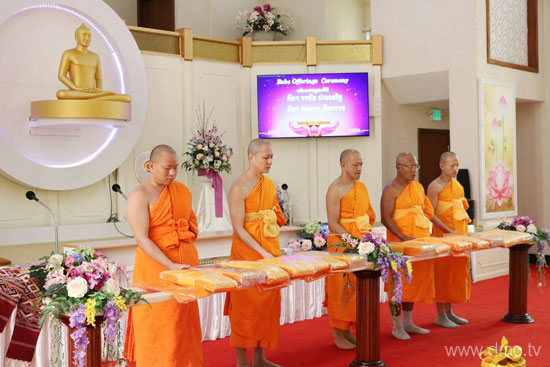 วัดพระธรรมกายแคนซัส จัดพิธีทอดผ้าป่าถวายยานพาหนะ