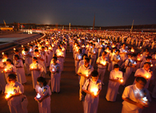 บุญสร้างลานเวียนประทักษิณ รอบพระมหาธรรมกายเจดีย์