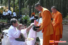 วัดพระธรรมกายเวสเทิร์น ออสเตรเลีย จัดพิธีบูชาข้าวพระต้นเดือน