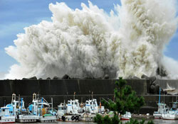 พายุไต้ฝุ่นโรคี กระหน่ำญี่ปุ่น อพยพล้านกว่าคน