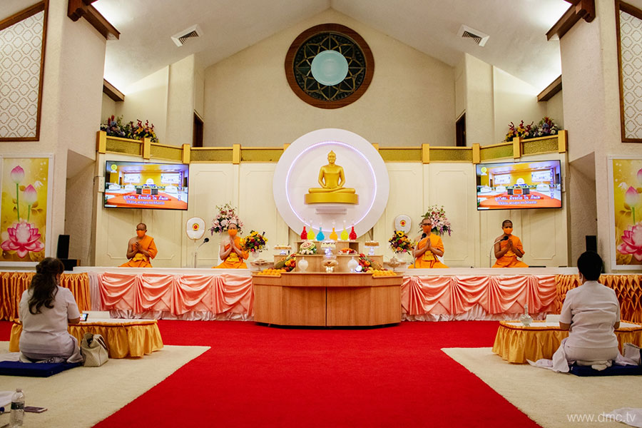 วัดพระธรรมกายแคนซัส จัดบูชาข้าวพระ