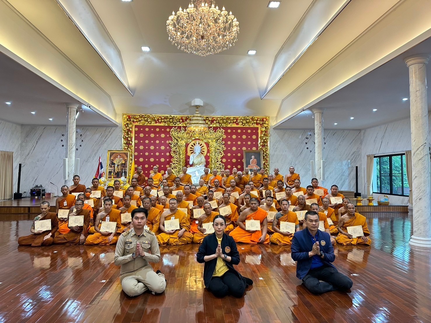 นางสาวอภิศรา เกษอินทร์ นายอำเภอคลองหลวง