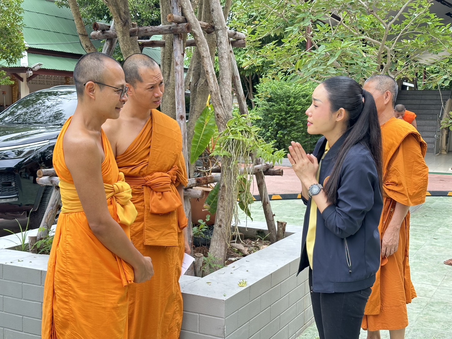 นางสาวอภิศรา เกษอินทร์ นายอำเภอคลองหลวง